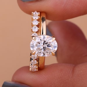 Oval Moissanite engagement ring , 18K Gold wedding ring, matching anniversary ring, stackable Bridal ring set, Promise ring, Gift for her