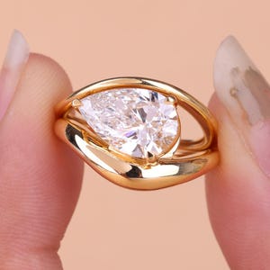 East-West Pear Moissanite Engagement Ring Set, 14K Gold Stackable Wedding Band