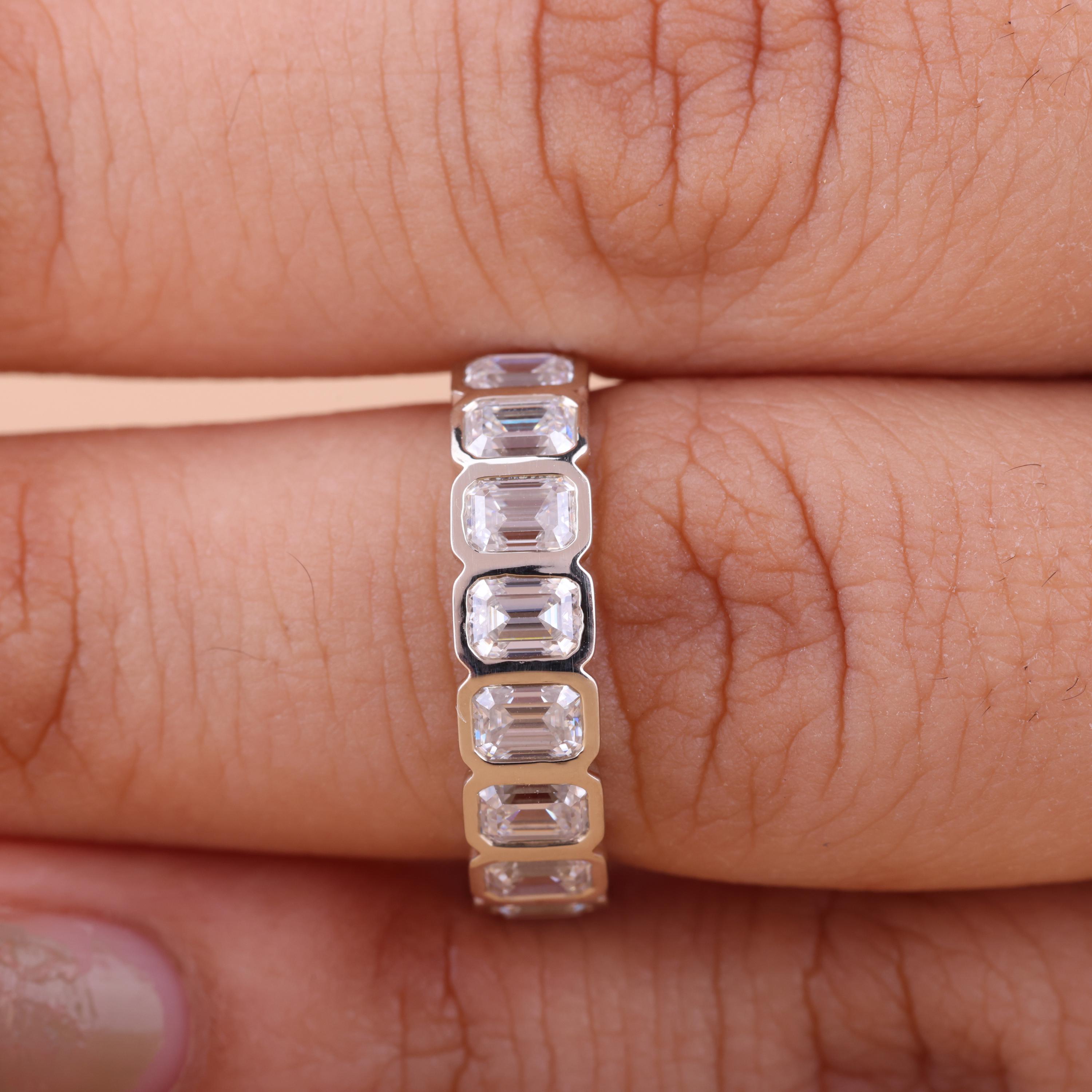 エメラルドカット モアッサナイト 結婚指輪：14Kイエローゴールド 重ね