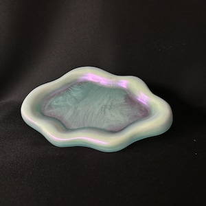 Vassoio raccoglitutto in resina iridescente: portaoggetti a forma di nuvola fatto a mano