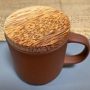 ココナッツウッド製、モスグリーン ミダヤ テラコッタ マグ用蓋なし、蓋付きバンドルセット