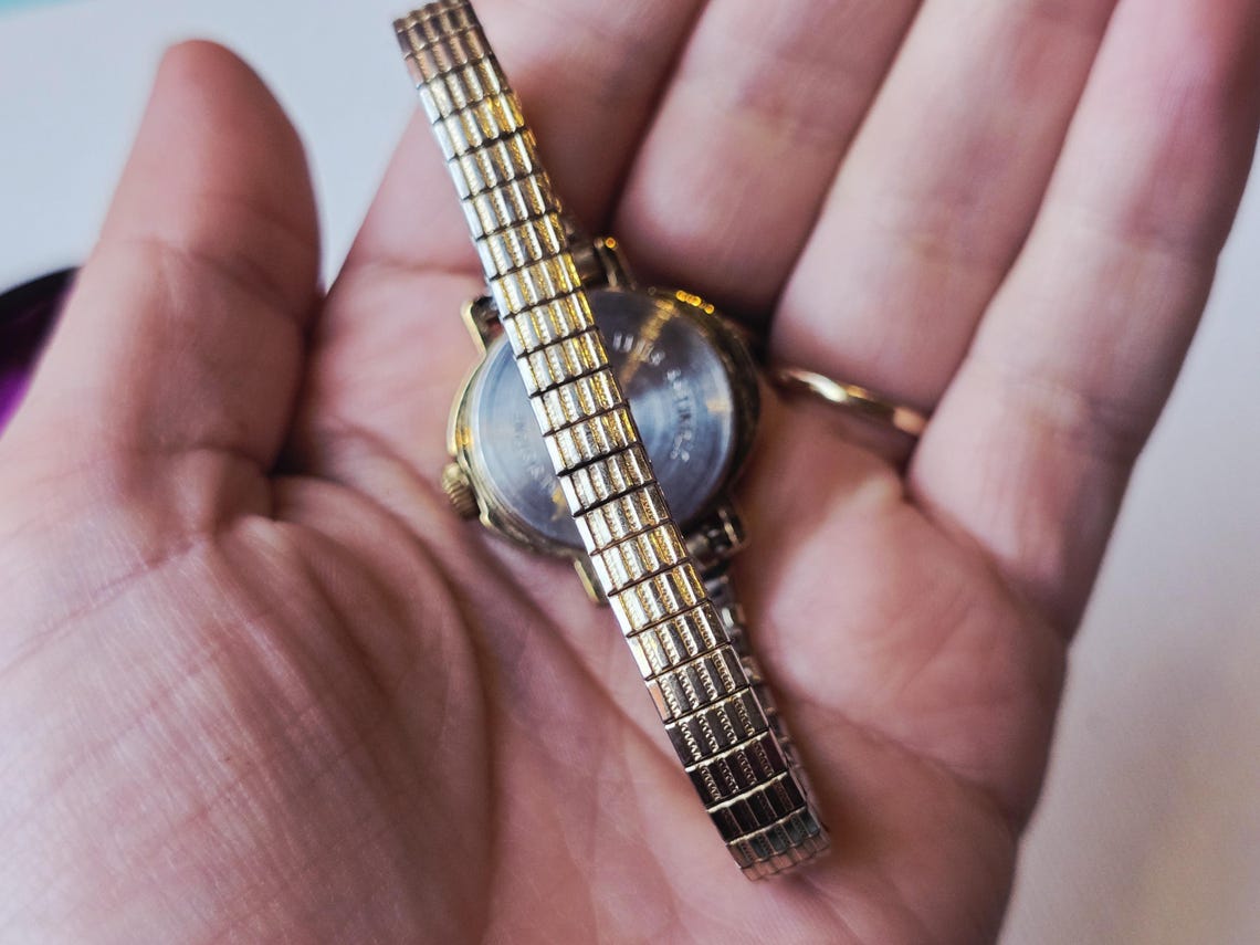 Vintage ladies gold tone 70s swiss watch Antique (not sure if working so reduced), foto 2 di 4