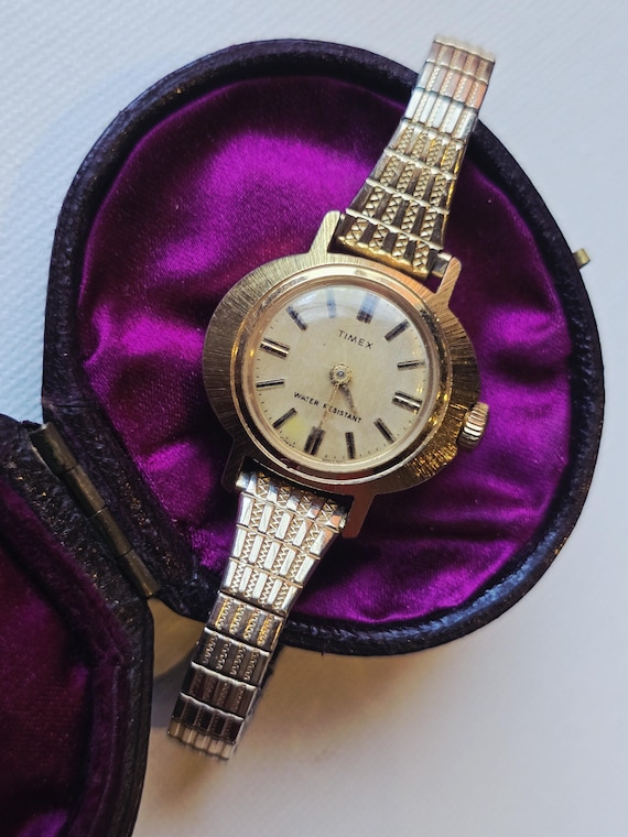 Vintage ladies gold tone 70s swiss watch Antique (not sure if working so reduced)