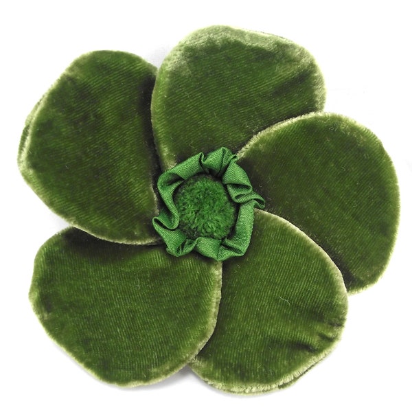 Broche fleur en velours de différentes couleurs