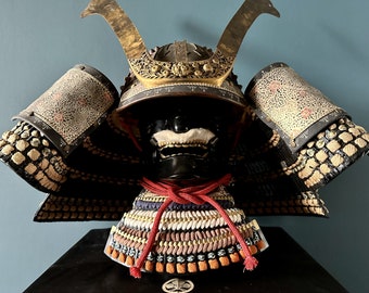 Echter Antiker Samurai Kabuto Helm hergestellt in Japan