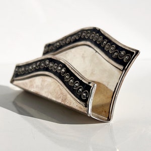 Serviettenhalter versilbert mit einem original Standfuß. Serviettenhalter aus Sterling Silber. Ein Halter für Servietten oder Papiere. Geschenk. Einzigartig