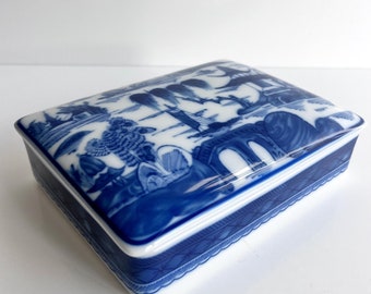 Vintage Blue Canton Porcelain Playing Card Box Porcelain Jewelry Box. Box with Lid in Blue and White, Collectible Home Decor Mottahedeh Gift