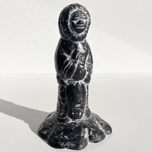 Vintage Inuit Sculptor Artist Al Wolf Hand Carved Black Soapstone Folk Sculpture Inuit Eskimo Hunter Holding Seal Collectible Figurin Canada