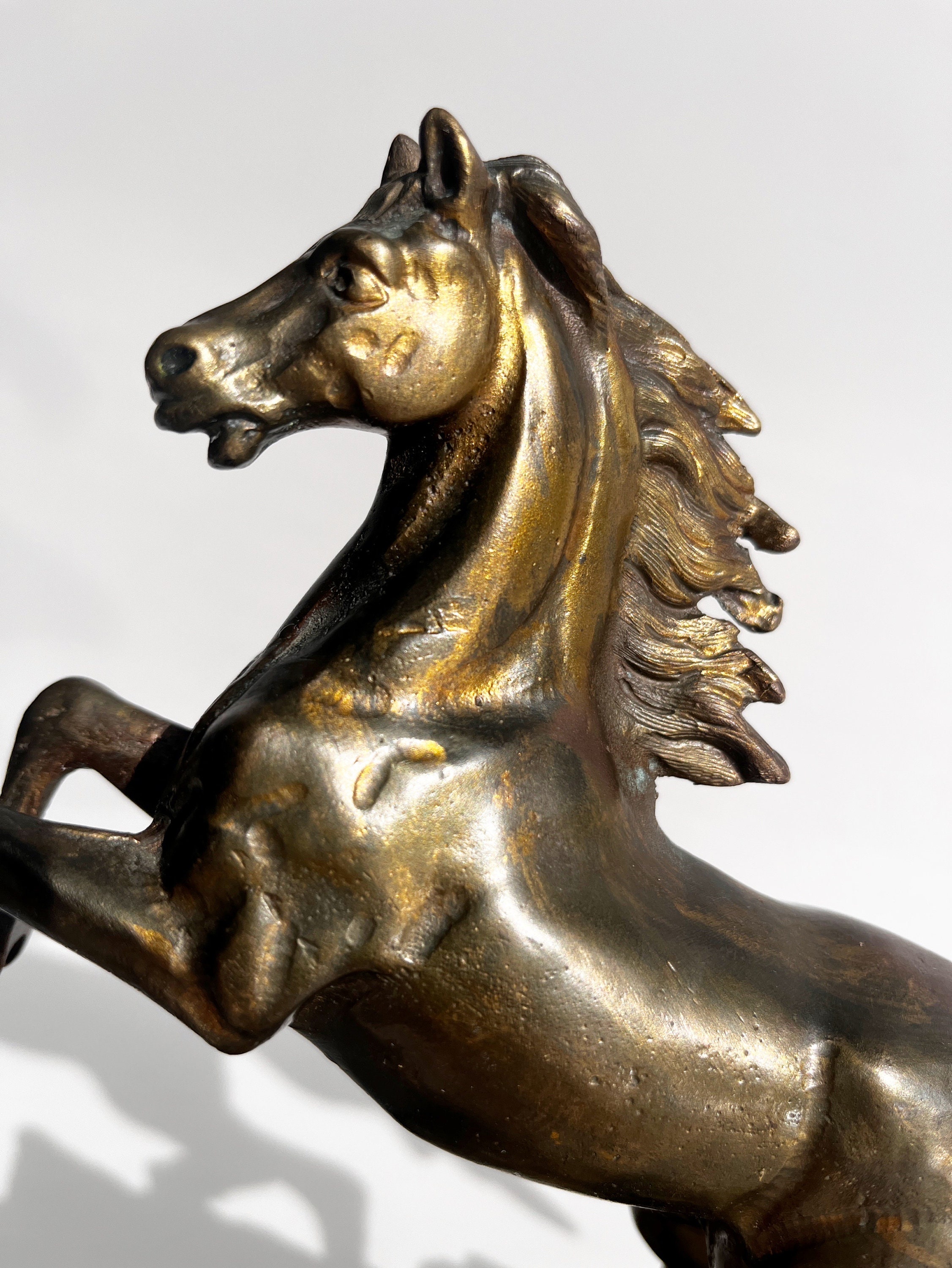 立ち上がる馬の像 - 室内装飾用の牡馬彫刻 - 卓上ブロンズ彫刻