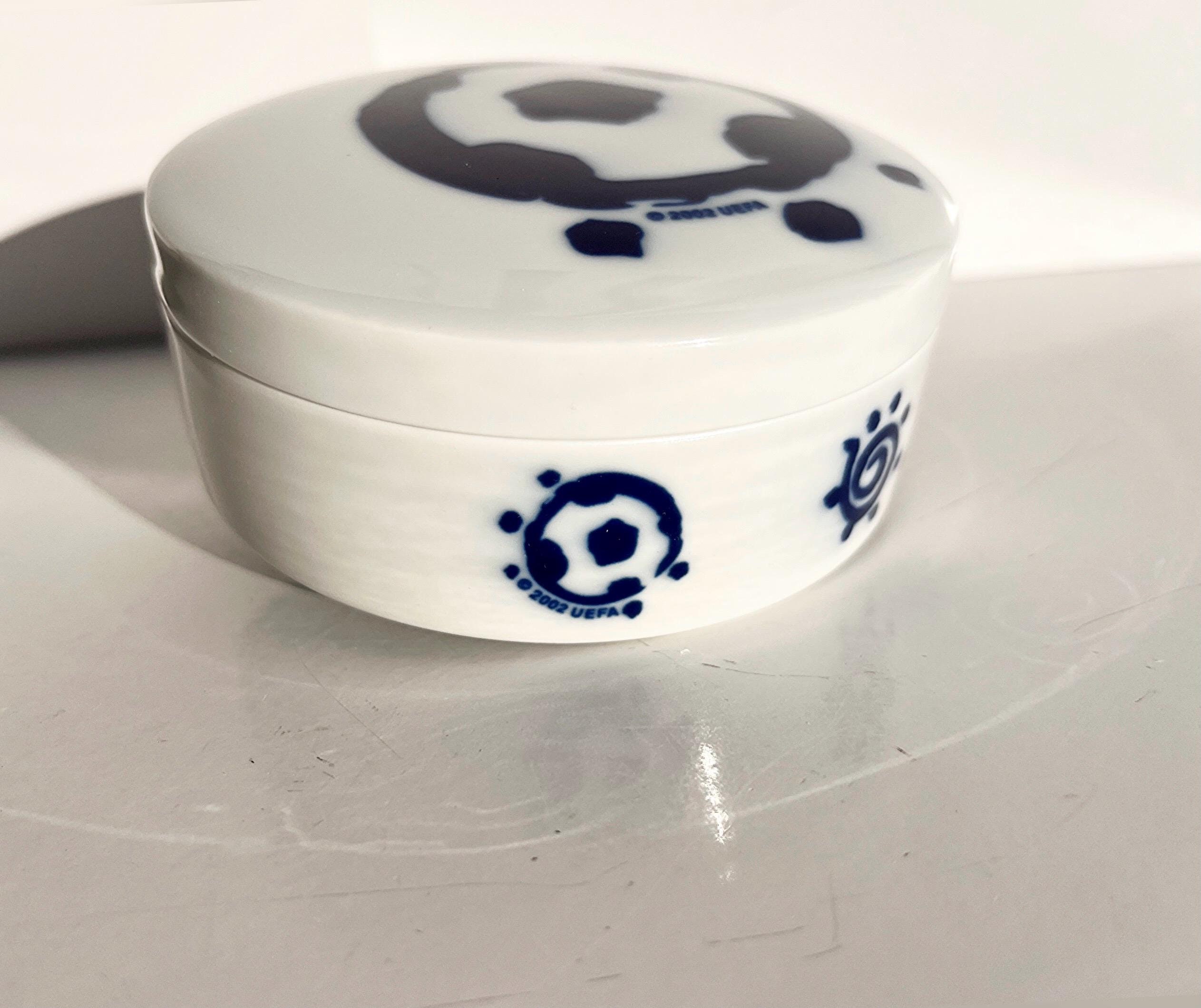 希少なコレクターズアイテムのポルトガル製磁器製ボックス。UEFAユーロ