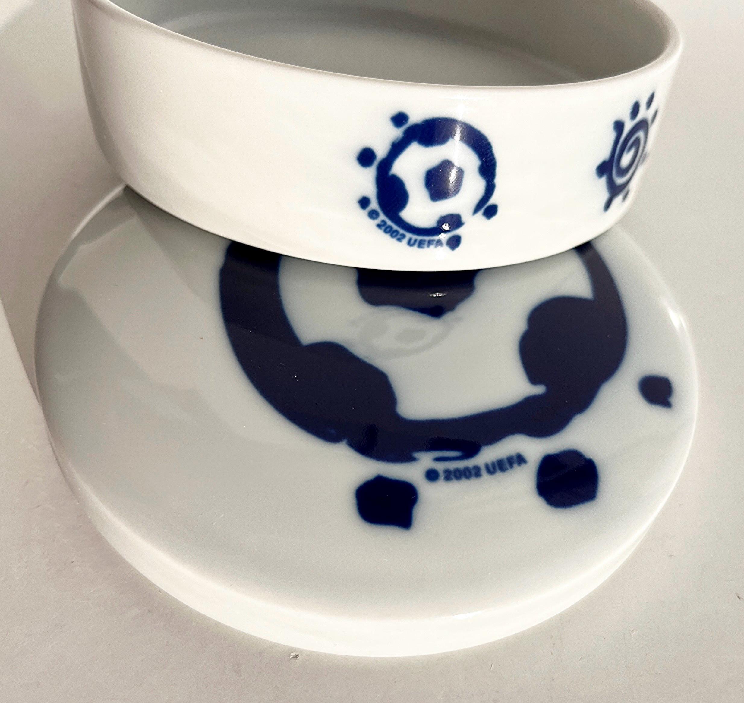 希少なコレクターズアイテムのポルトガル製磁器製ボックス。UEFAユーロ