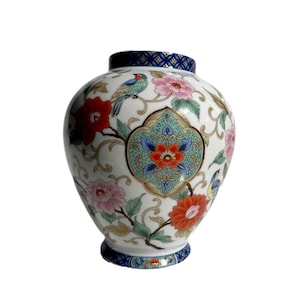 Vintage Japanese Oriental Garden vase, hand painted porcelain, famille rose decoration, birds and flowers, 1970s, collectible art piece