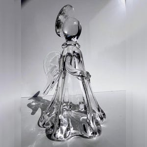 Escultura de manos en oración de cristal vintage, figura europea de mediados de siglo en vidrio transparente, decoración espiritual devocional para el hogar, pieza coleccionable rara