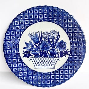 Vintage ceramic wall plate with blue white floral pattern home decoration, blue and white porcelain plate with ornament Souvenir gift unique