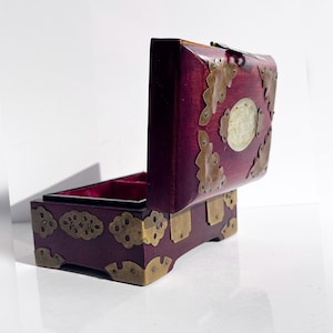 Vintage Chinese wooden jewelry box with carved jade inlay, Shanghai 1970s, brass fittings, symbolic leaf motif, collectible condition