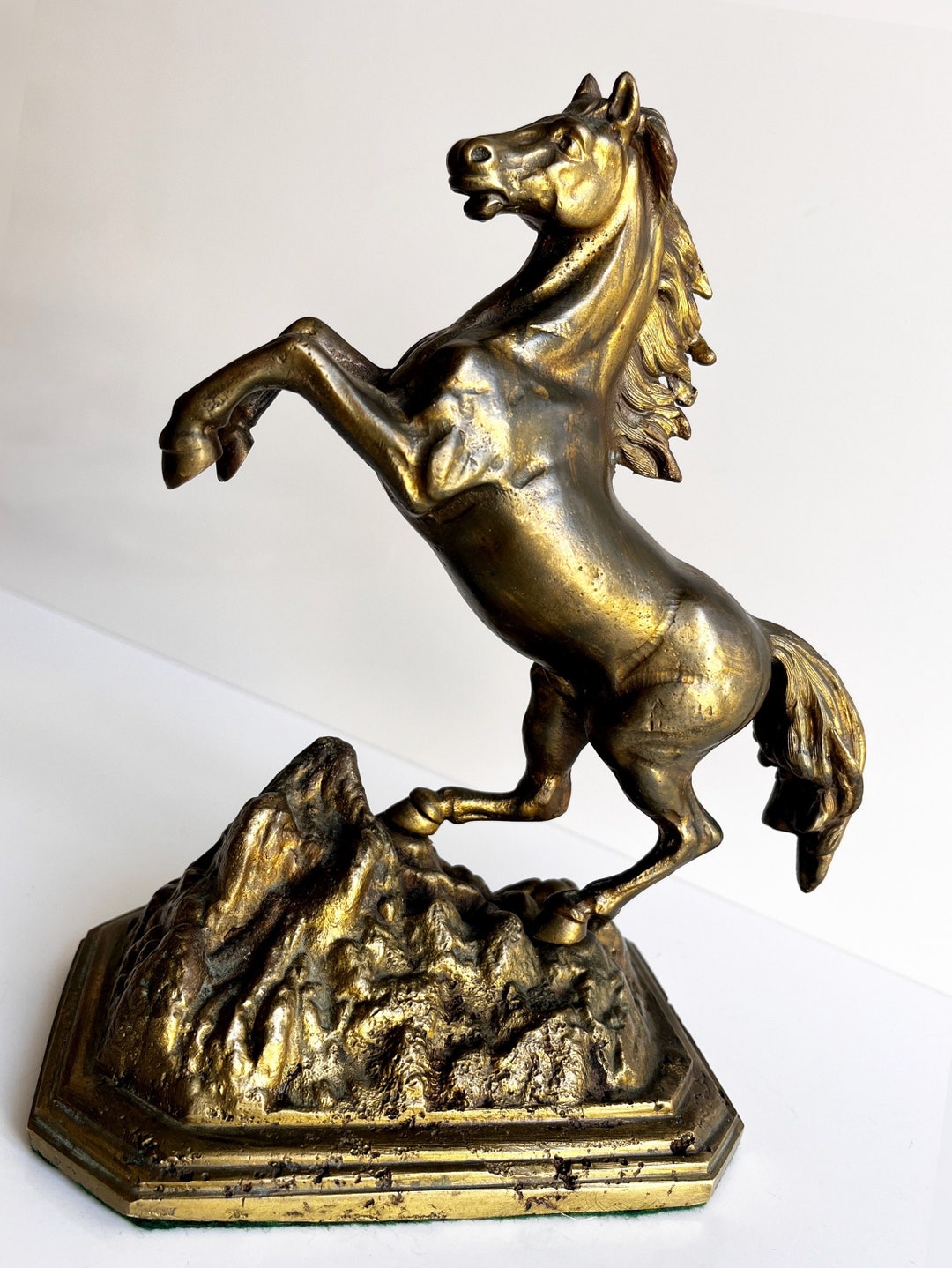 K. Cantarella Thoroughbred 馬の彫刻 木彫り馬(台ごと一木) K. Cantarella Thoroughbred 馬の彫刻