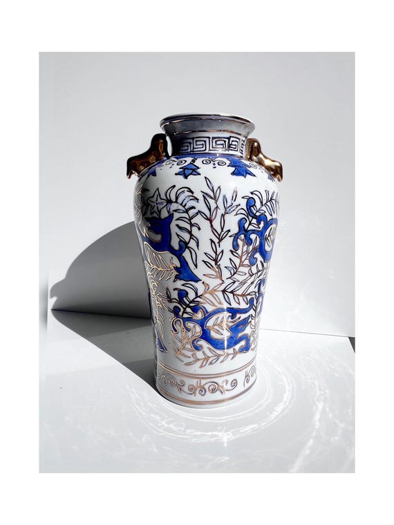 景徳鎮磁器の花瓶、コバルト色の龍と花の巻物、1970年代の中国輸出用