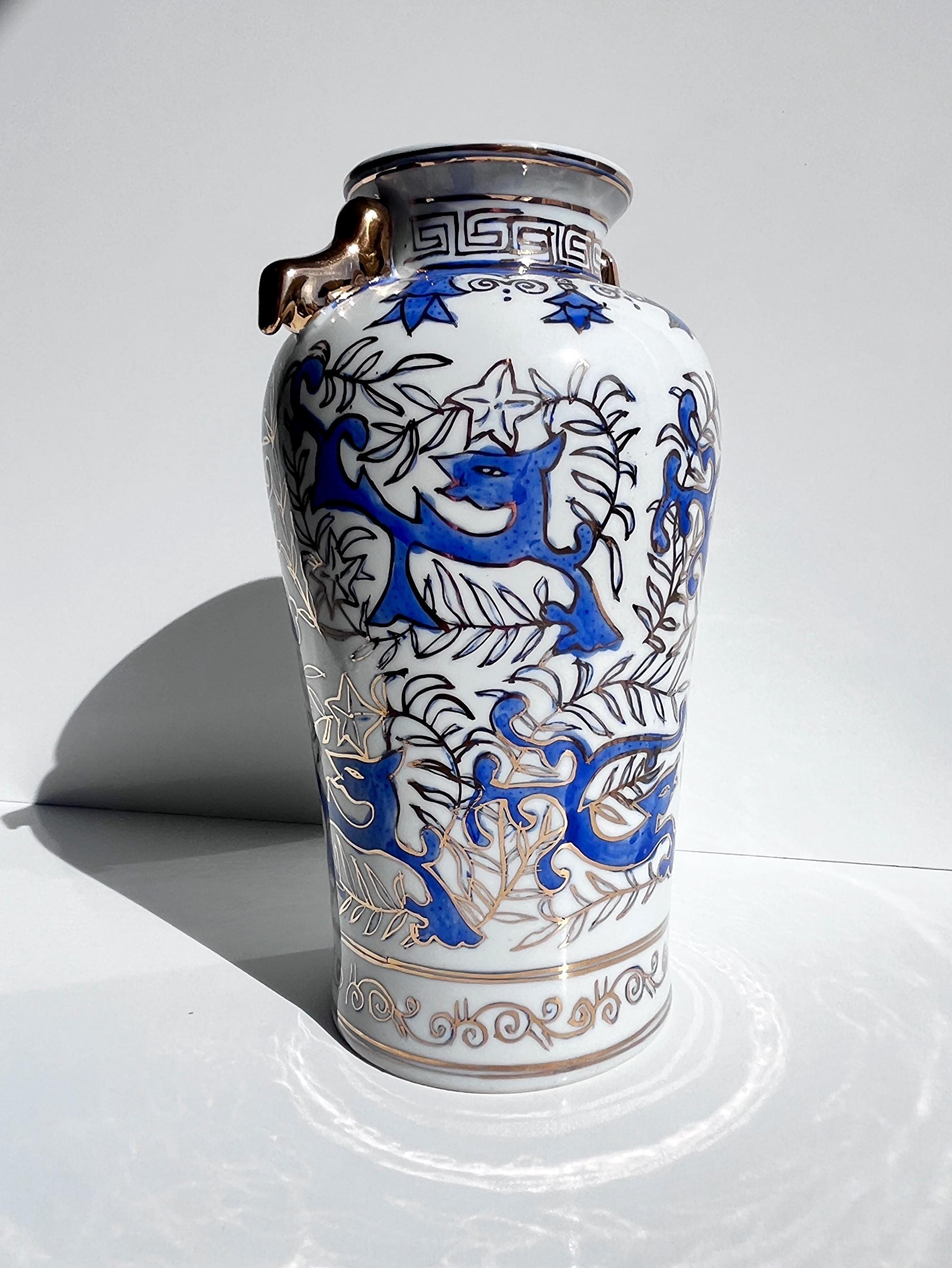 中国　龍　花瓶 景徳鎮磁器の花瓶、コバルト色の龍と花の巻物、1970年代の中国