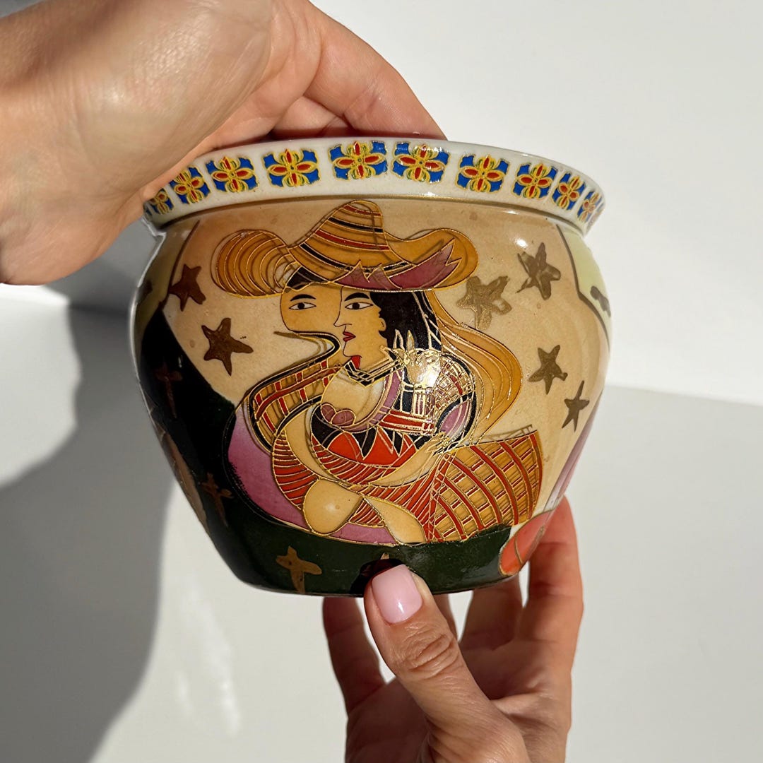 Visual Reference: Chinese Export Porcelain Vase Collectible Cubist Picasso Style Latin