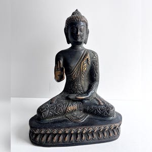 Shakyamuni Buddha Statue, Nepal Handcrafted, Himalayan Buddhist Souvenir, Zen Room Decor, Tibetan Buddhist Indoor Statue, Vintage Bronze Art