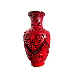 中国 赤い 花瓶 中国の本物の手工芸品、赤い朱色の彫刻が施された漆器の花瓶、蓮