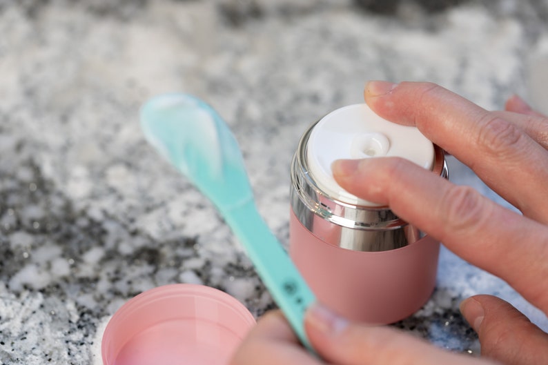 Tarro de viaje rosa con dosificador sin aire: Envase recargable para crema cosmética, 28 g (paquete de 3) imagen 8