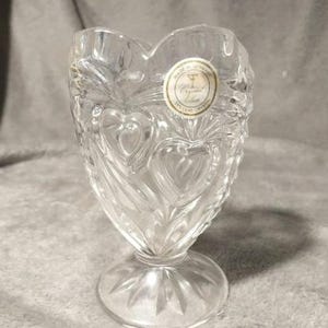 224 - Elan Crystal Heart Vase
