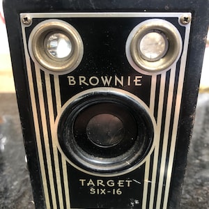 Camera Eastman Kodak Brownie Target Six-16 antique
