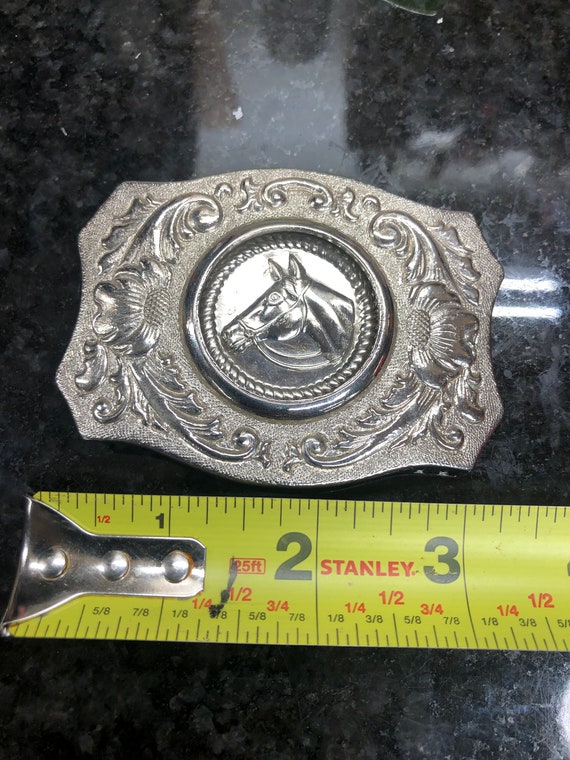 Silver belt buckle with horse head by chambers bel