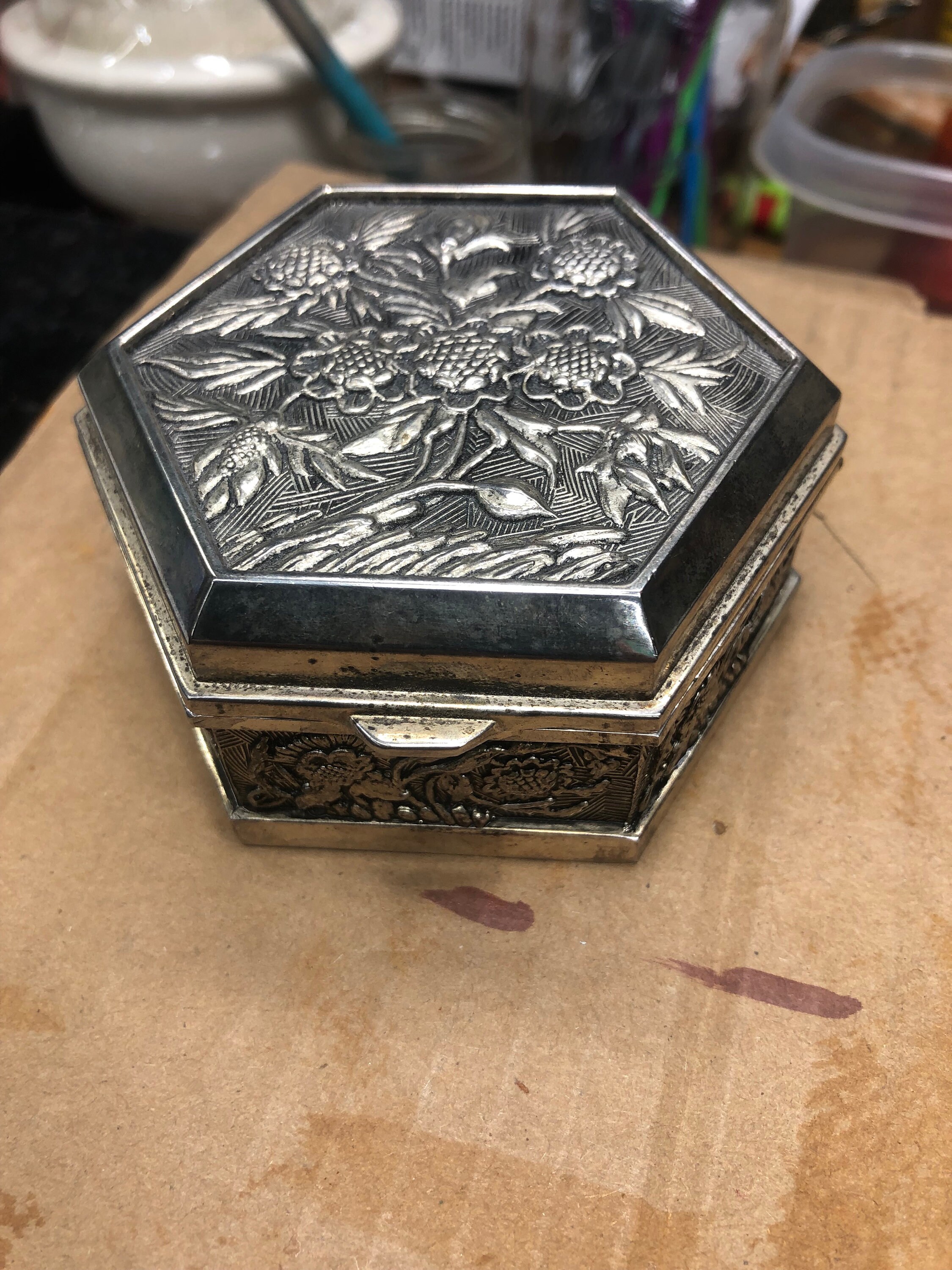 古典 Vintage Hexagonal Jewelry Miniature Embossed Flower Silver その他