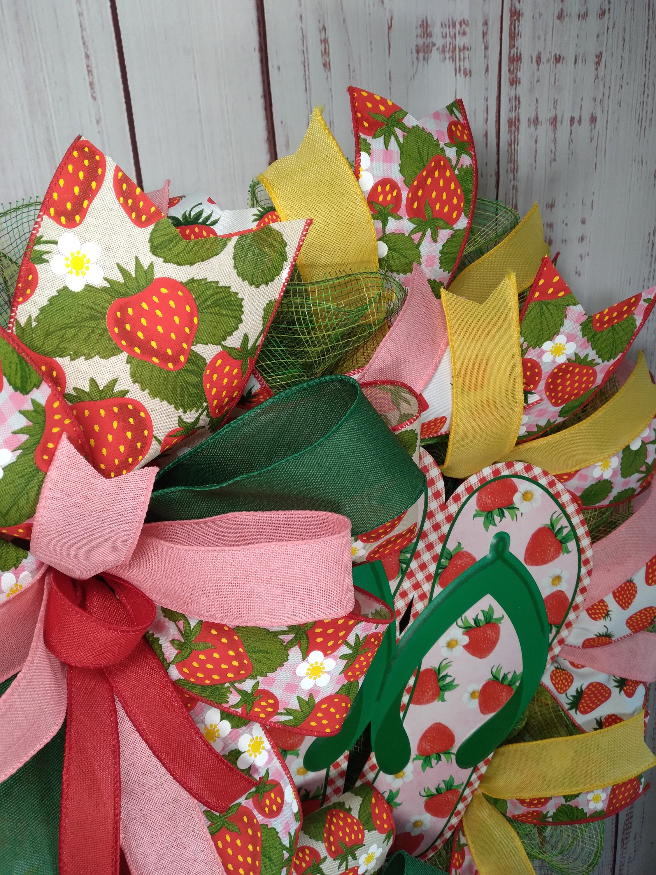 Strawberry Deco Mesh Wreath, Summer Wreath for Front Door, Flip Flop ...