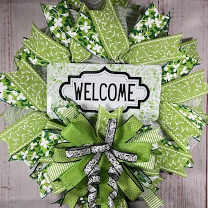 Green Welcome Wreath, Vibrant Front Door Decor, Handmade Spring Wreath, Year Round Wreath, Everyday Welcome Wreath, Welcome Door Hanger
