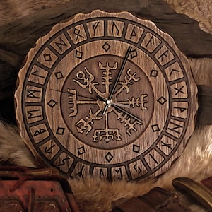 Norse Vegvisir Wooden Clock – Vegvisir  with Elder Futhark Rune Design