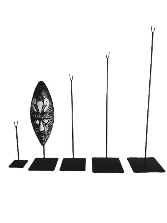 Socle pour masque africain en bois, présentoir, support tout métal, plusieurs hauteurs aux choix. Convient à tous types de masques
