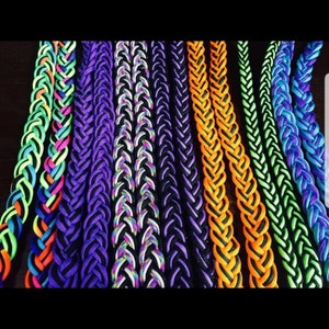 Farbige handgeflochtene Paracord-Zügel
