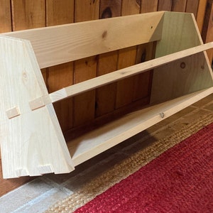 Floating Pine Shoe Rack