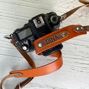 Custom Leather Camera Strap, DSLR Camera Holder, Photographer Gift, Camera Neck Strap, Gift for Him,Father's Day Gift,Personalized Gift Idea image 2