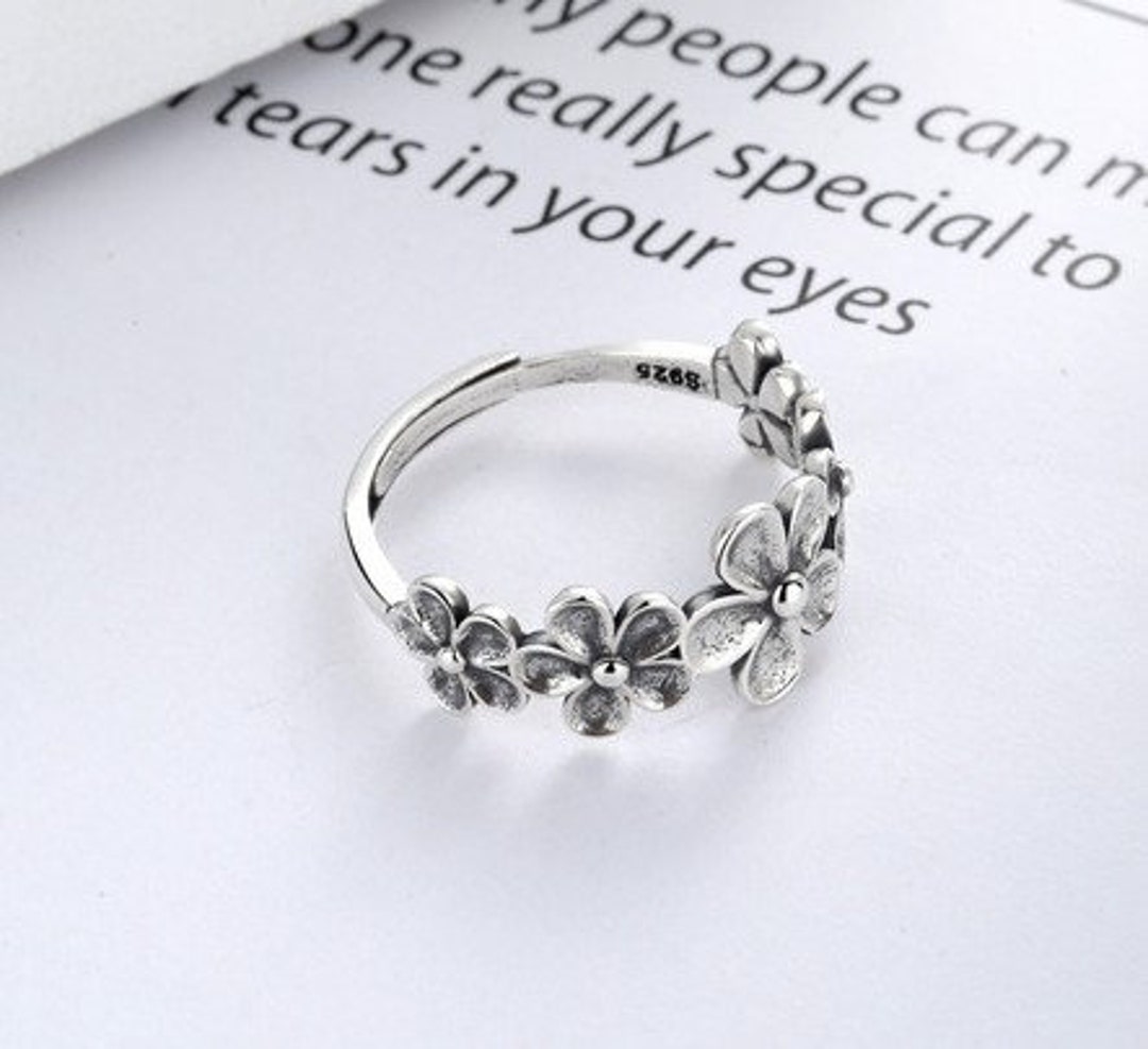 www. - Silver Color Poetic Daisy Cherry Blossom Finger Ring - JR1