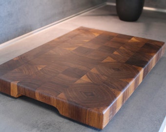 End grain cutting board made of walnut