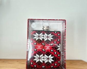 Christmas Hip Flask: Reindeer Snowflake Sweater, 7 Fl. Oz.