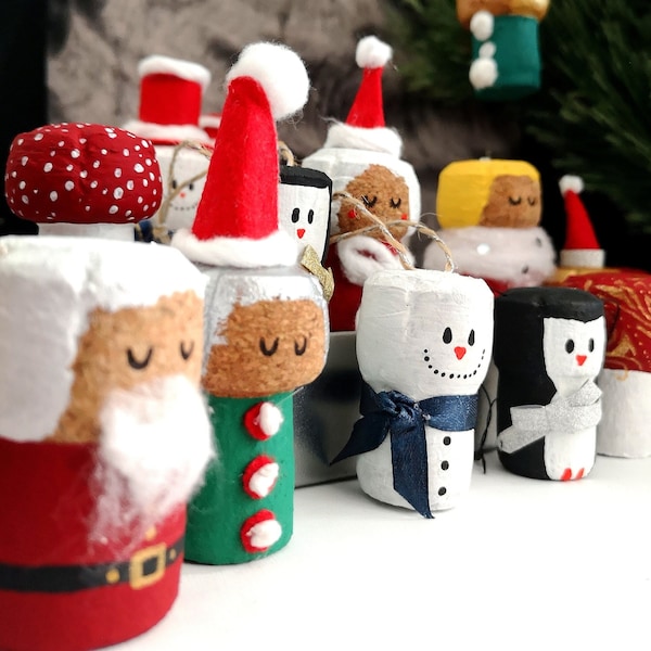 Figurines de Noël-Père Noël Mère Noël Lutins Pingouins Bonhomme de Neige_Sapins_Marque-Place_Porte-noms