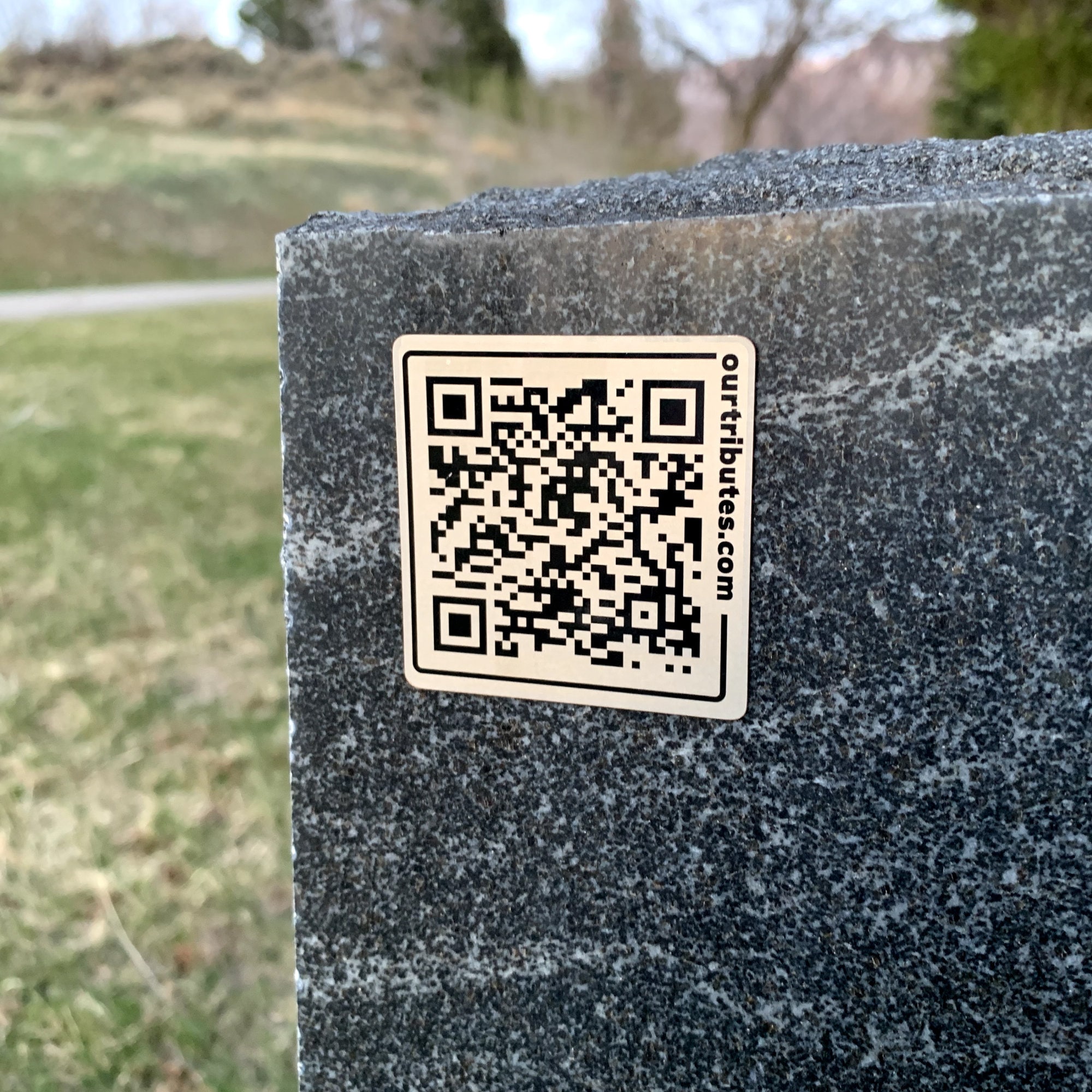 tombstone-4k-aazon-co-personalized-qr-code-eorial-plaque-for-ceetery