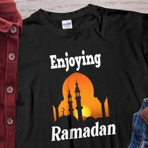 Ramadan Mubarak T-Shirt, Ramadan Kareem, Happy Ramadan Gift T-shirt for Him or Her, Islamic Shirt