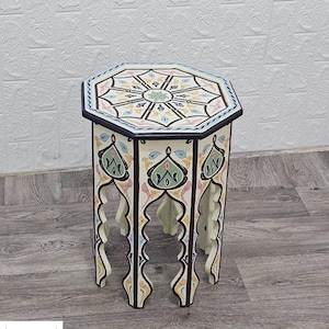 Handgefertigter Kaffeetisch aus Holz: Einzigartiger handbemalter Couchtisch, bunter Cocktailtisch, niedriger Büchertisch, bunter weißer Holztisch