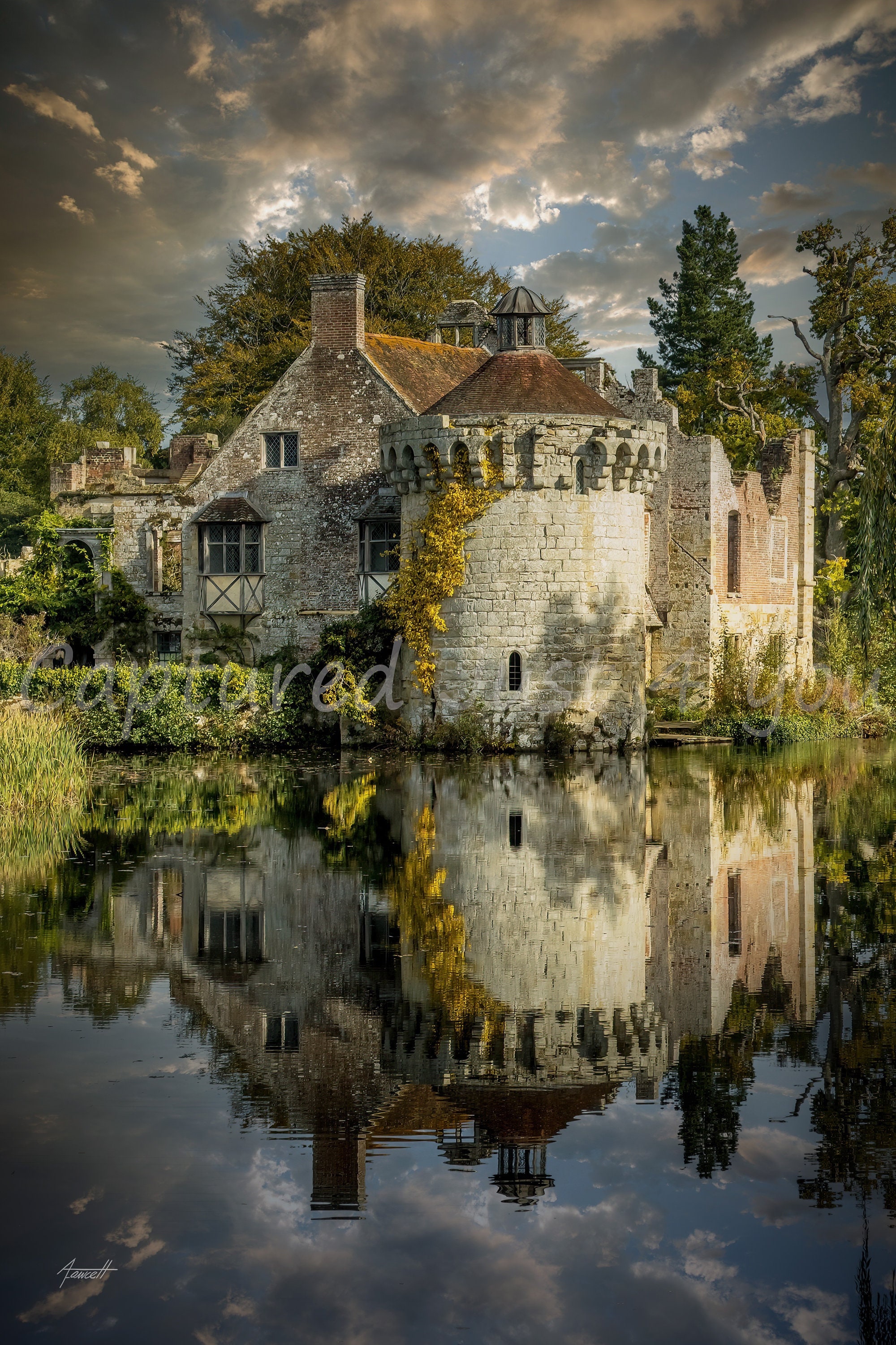 Scotney Castle, E.Sussex. England, Digital Art - Wall Decor Home, Living Room, Bedroom Photography Canvas: Captivating Castle Ruins.