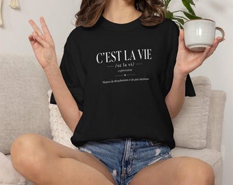 Camiseta con estampado gráfico "C'est La Vie" / Camiseta con frase en francés, tipografía minimalista