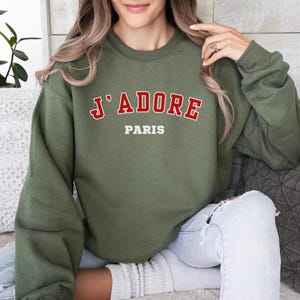 Parisian Vibes Sweatshirt, Eiffel Tower Top, French Lover Jumper, Traveler&#39;s Wardrobe Essential, Bonjour Sweater, Wanderlust Apparel