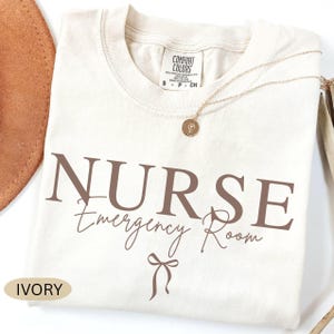 Camiseta de enfermera de urgencias Comfort Colors©, camiseta de enfermera de urgencias, camiseta de departamento de urgencias, graduación de enfermera, agradecimiento a la enfermera, regalo para enfermera
