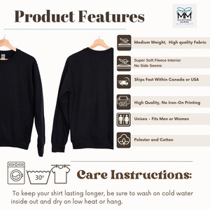 K&ouml;nnte beinhalten: Schwarzer Pullover mit Rundhalsausschnitt und langen &Auml;rmeln. Der Pullover h&auml;ngt an einem Holzb&uuml;gel. Das Bild enth&auml;lt eine Liste von Produktmerkmalen, wie z. B. "Mittleres Gewicht, hochwertiges Material", "Superweiches Fleece-Innenfutter", "Keine Seitenn&auml;hte", "Schneller Versand innerhalb Kanadas oder der USA", "Hochwertige, b&uuml;gel-freie Drucktechnik", "Unisex - Passend f&uuml;r M&auml;nner oder Frauen", und "Polyester und Baumwolle". Das Bild enth&auml;lt auch Pflegehinweise: "Um die Lebensdauer Ihres Shirts zu verl&auml;ngern, waschen Sie es bitte kalt auf links und trocknen Sie es bei niedriger Temperatur oder h&auml;ngen Sie es zum Trocknen auf."