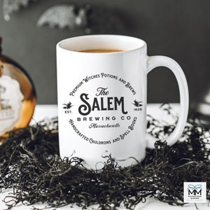 Taza de bruja de Halloween, taza de café de la cervecería de Salem, Massachusetts, regalo para amantes de Halloween, regalo para anfitrionas de fiestas de Halloween, taza de bruja espeluznante imagen 10